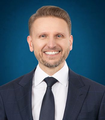Portrait of Leslie Benczik, Broker of Record.