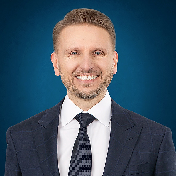 Leslie Benczik, Broker of Record